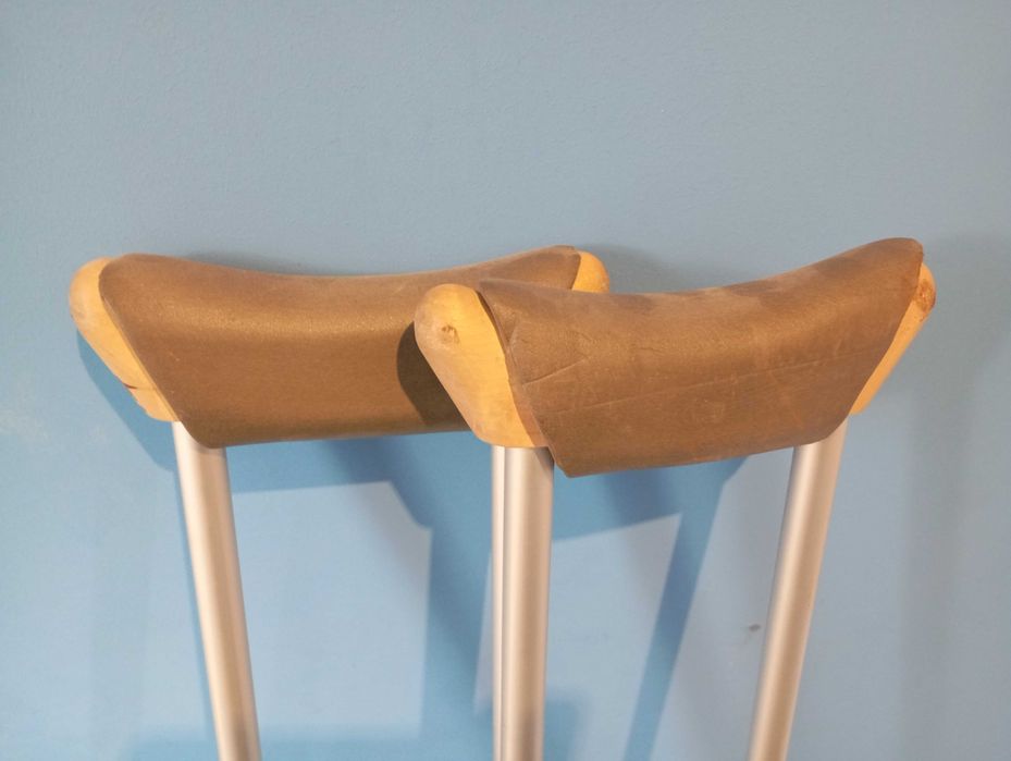 Милиці пахові  костыли