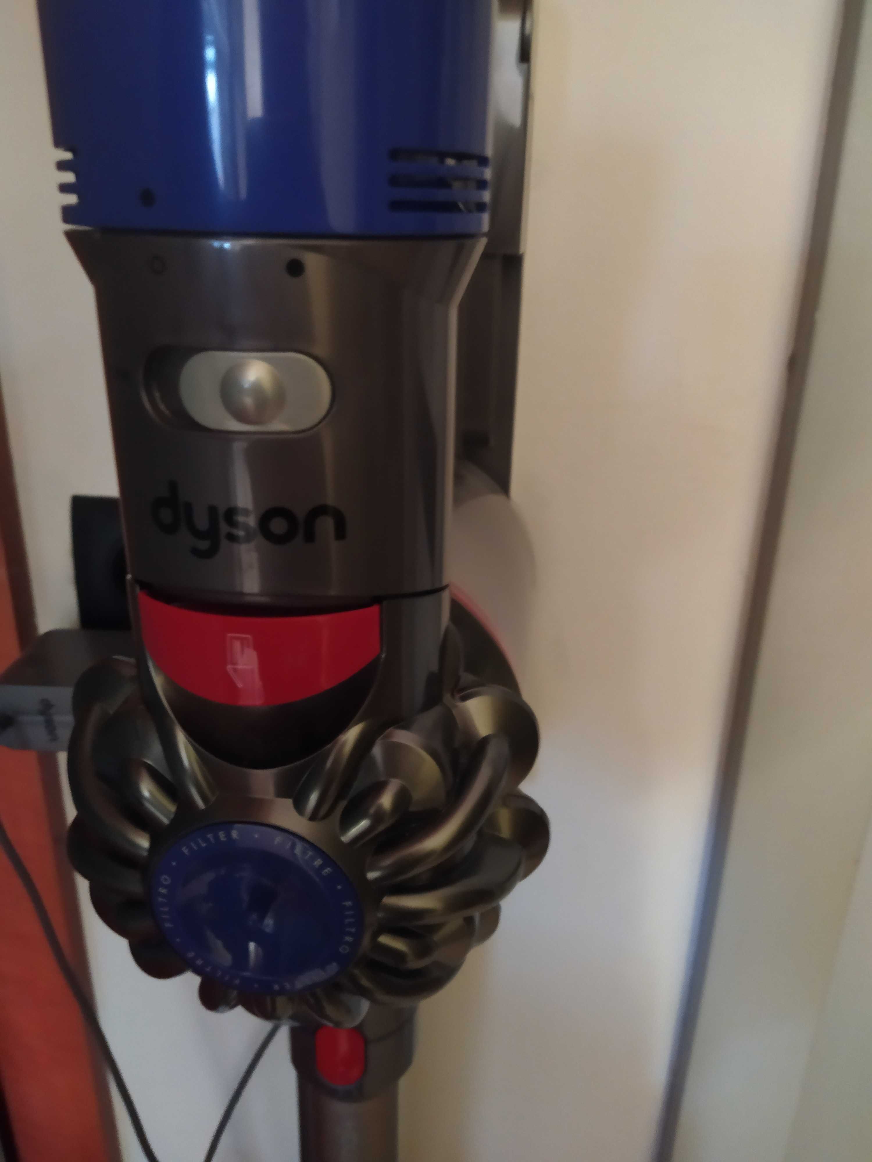 Dyson V8 szczotka