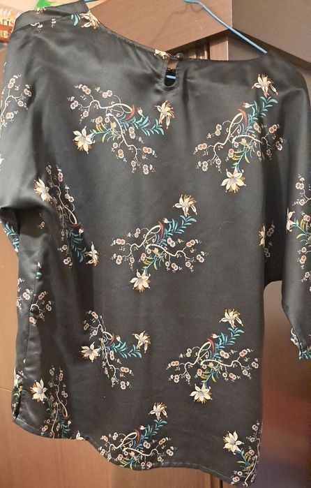 Blusa acetinada preta