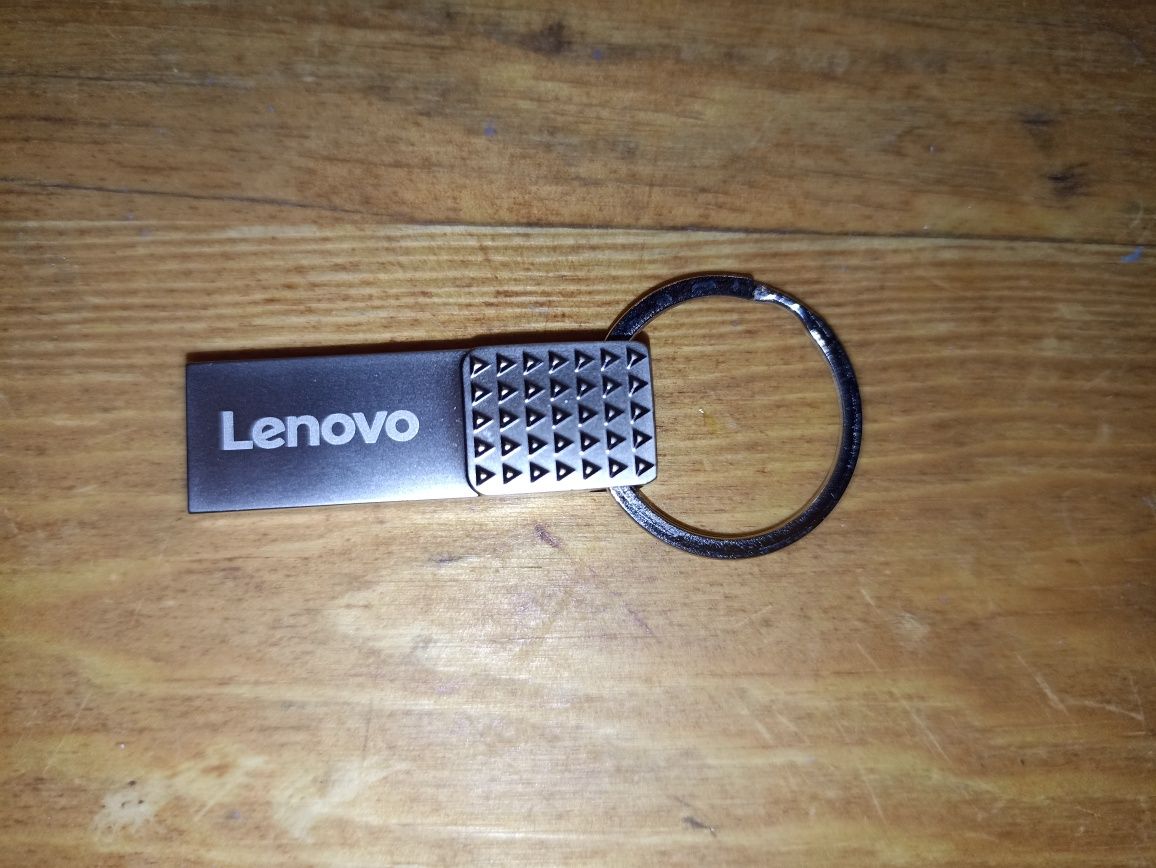 Sprzedam usb pamiec przenosna Lenovo 2TB