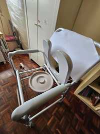 Cadeira sanitária semi nova