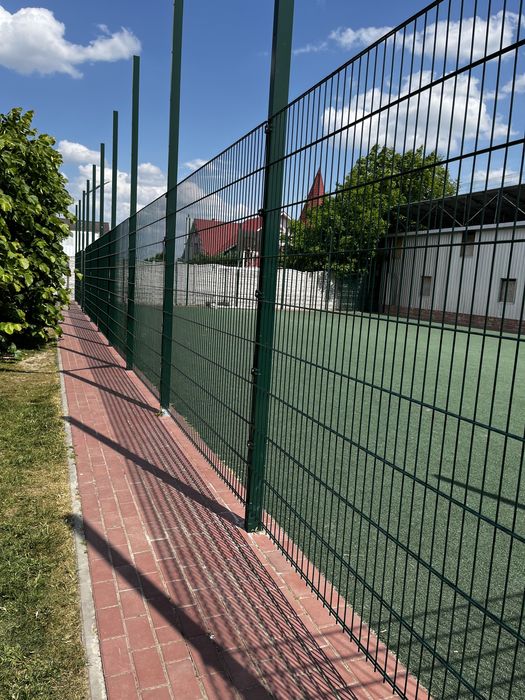 Монтаж секційної сітки(забор, паркан)