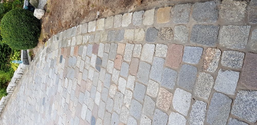 Bruk kostka granitowa cięta starobruk kamień polny granit rozbiórkowy