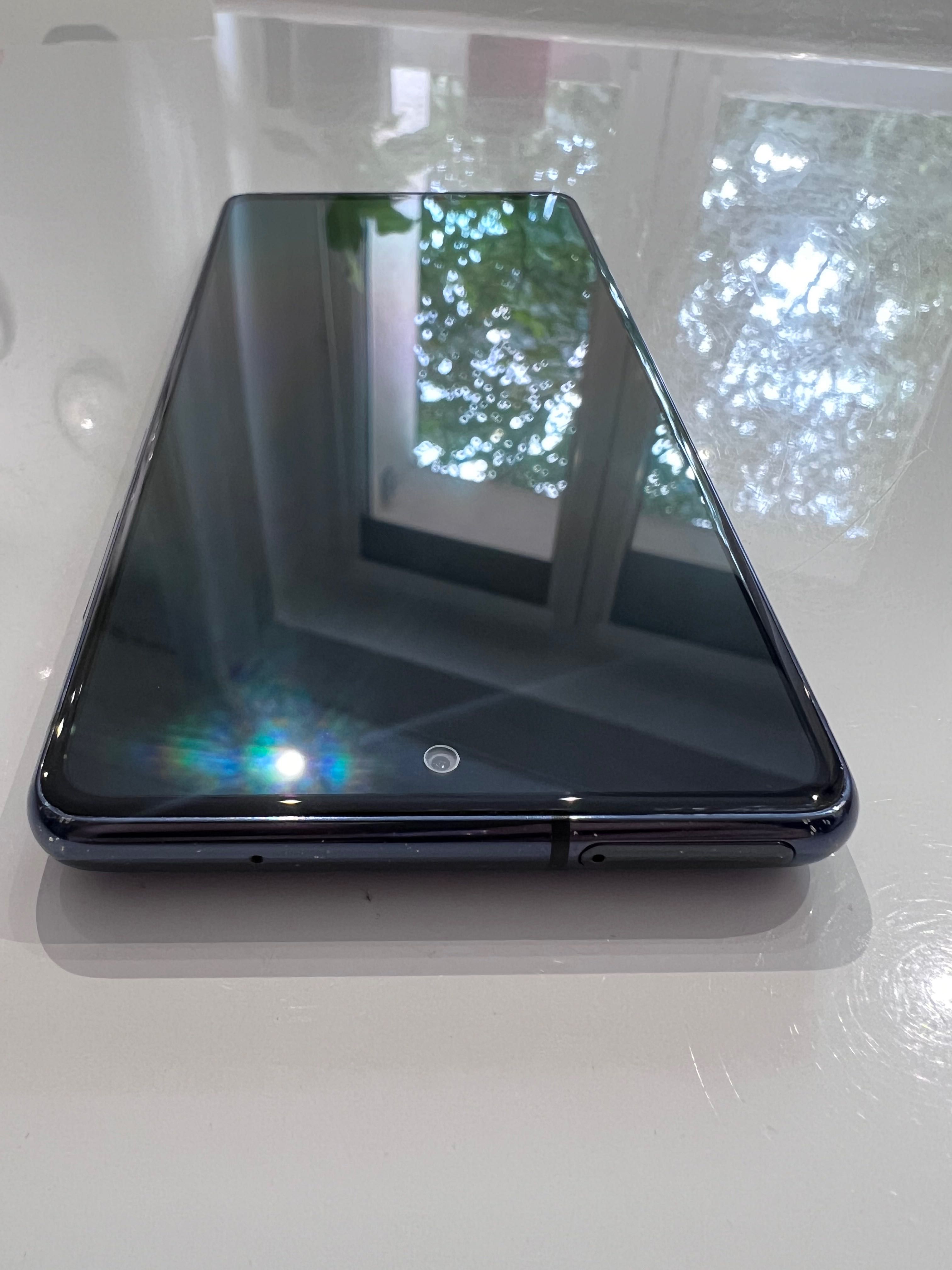 Samsung Galaxy S20 FE 5G - bardzo dobry stan