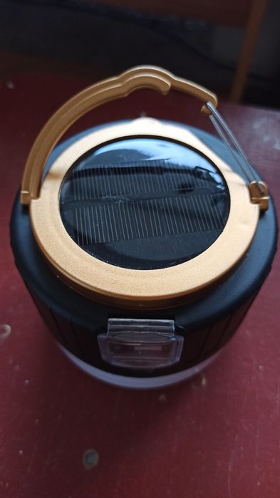 Ліхтарик, лампа кемпінгова з сонячною панеллю