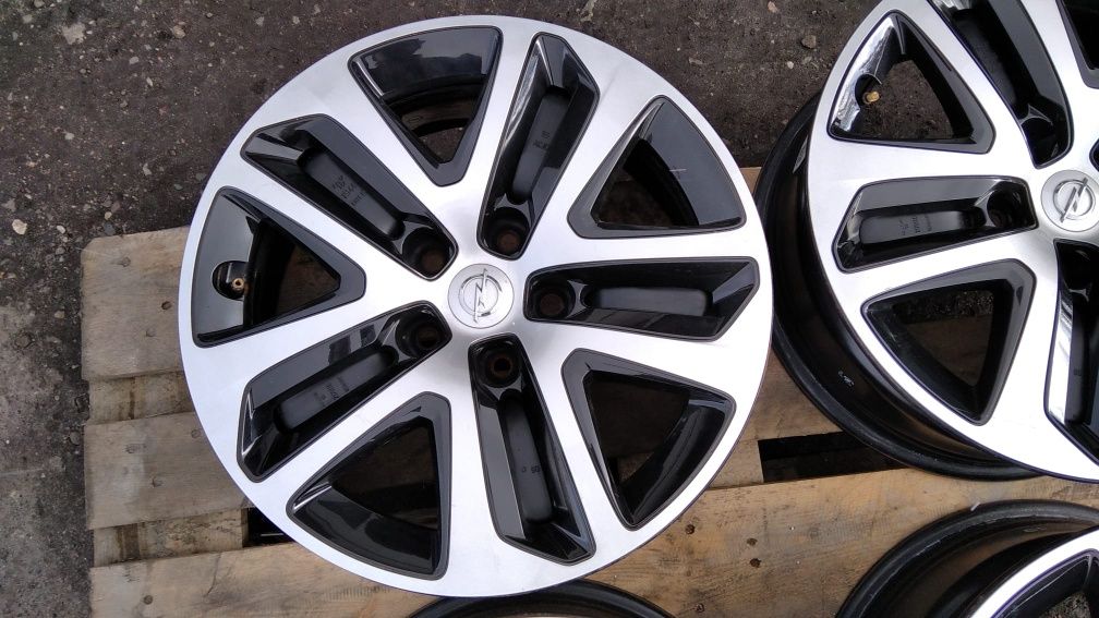 Felgi strukturalne 17 Opel Insignia B 5x115 IS44 Czujniki TPMS