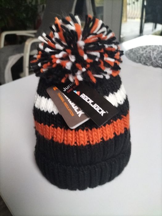 Chłopięcą czapka narciarska w paski, zimowa, grubo tkana, bąbel