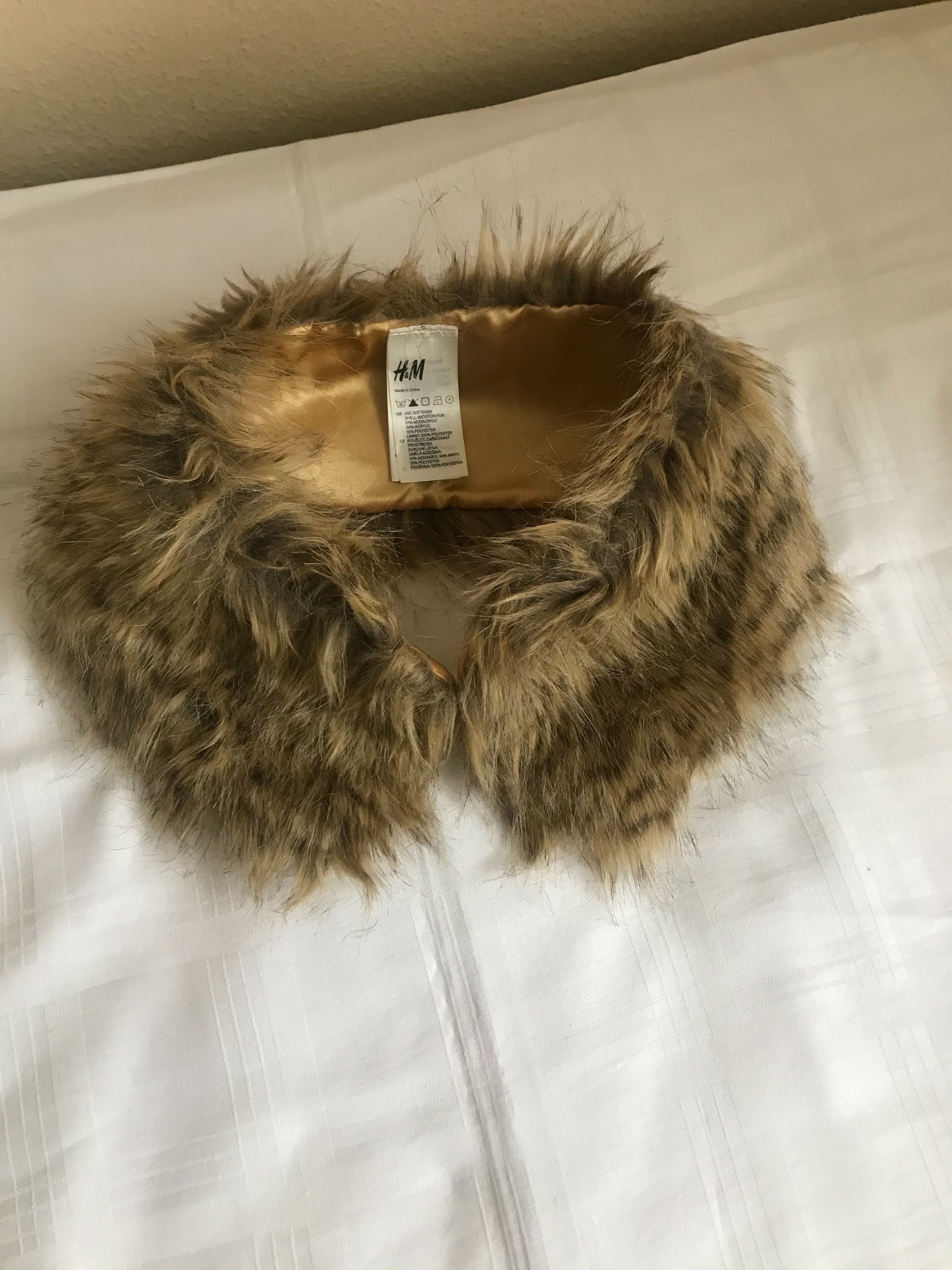 H&M kołnierz ze sztucznego futerka