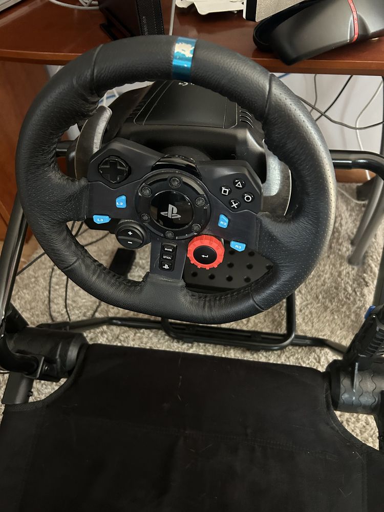 Playseat Next Level Racing F-GT LITE + G29