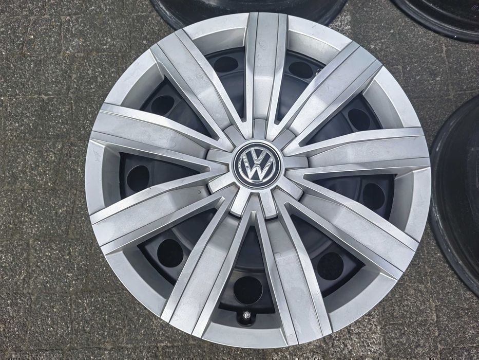 VW TIGUAN II 17" Passat Sharan KOMPLET z kołpakami Felgi Stalowe 5n0