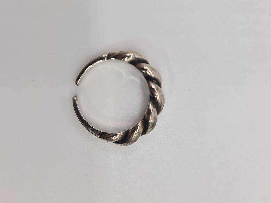 Anel torcido em prata