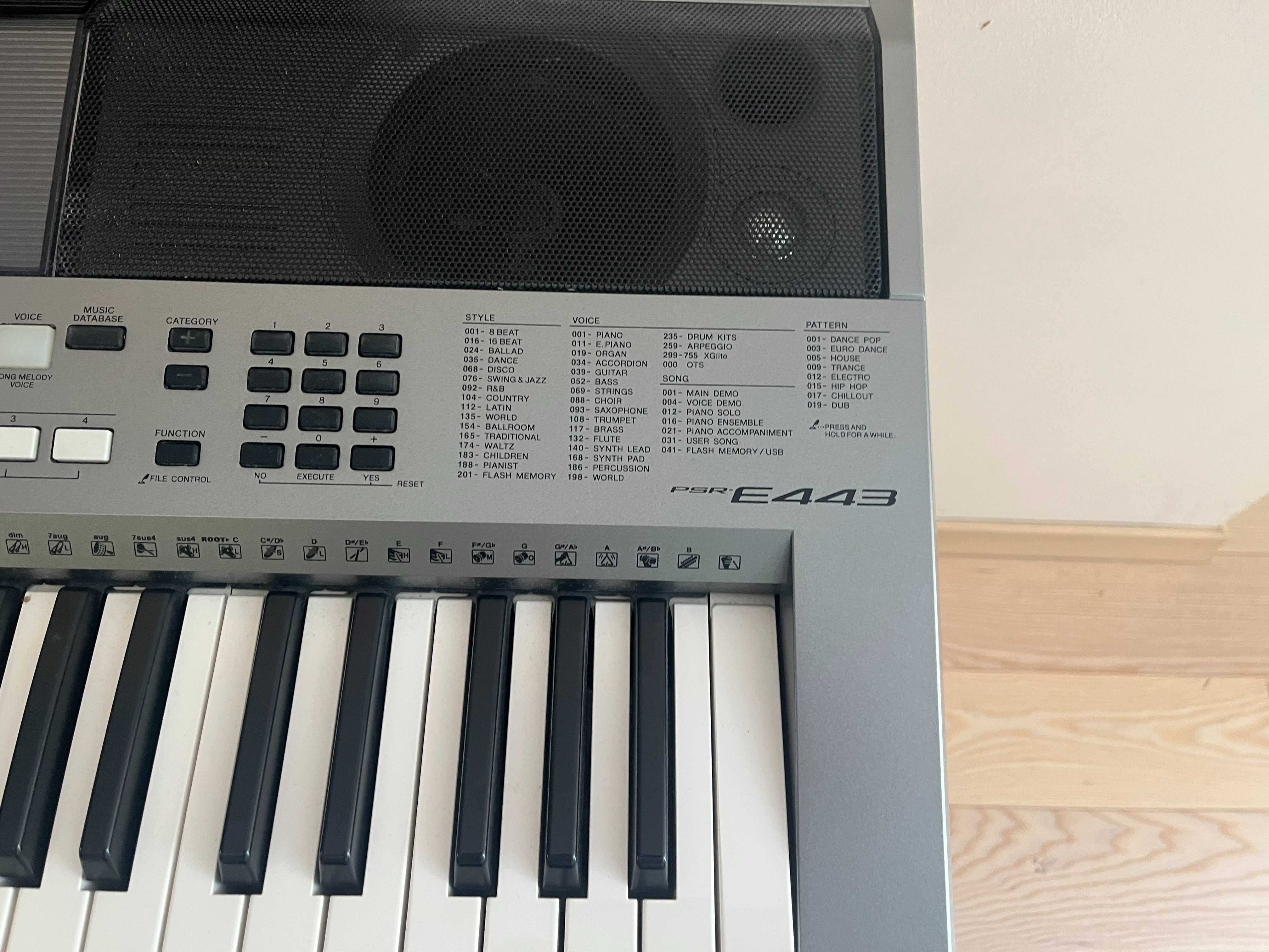 keyboard Yamaha PSR E443 - JAK NOWY