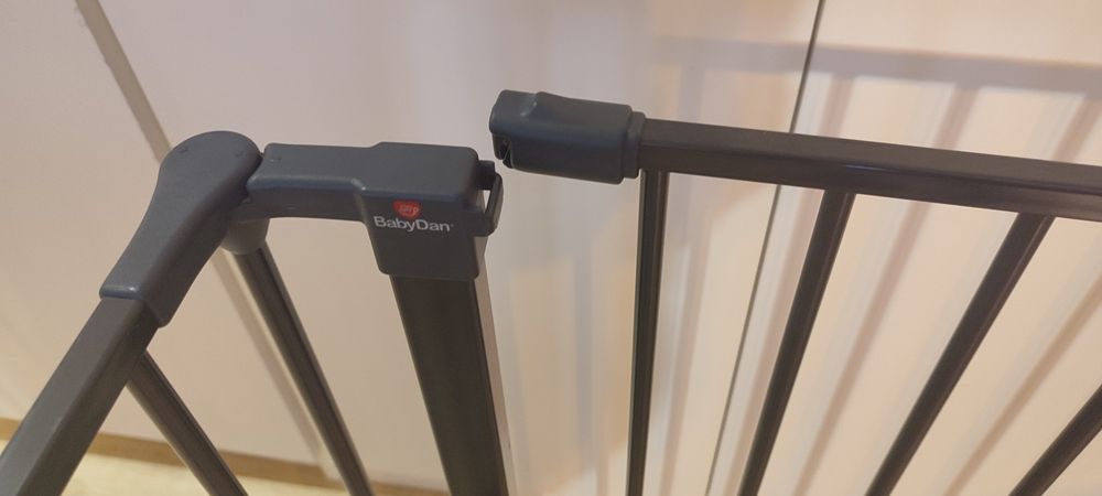 Bramka zabezpieczająca dla dzieci Baby Dan Flex L antracyt duża 3 x 72