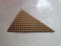 Broszka - złoty trójkąt