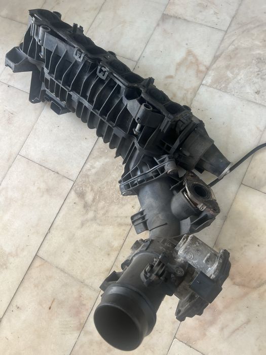 Coletor de admissão BMW original serie F, estava montado em um F30