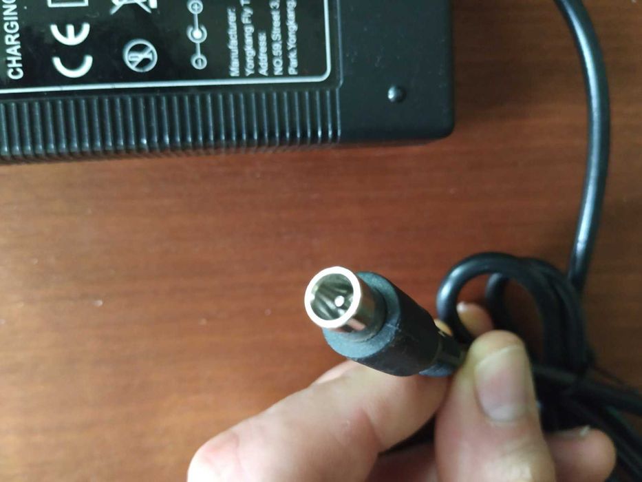 зарядка блок живлення 36V output DS 42V 2A