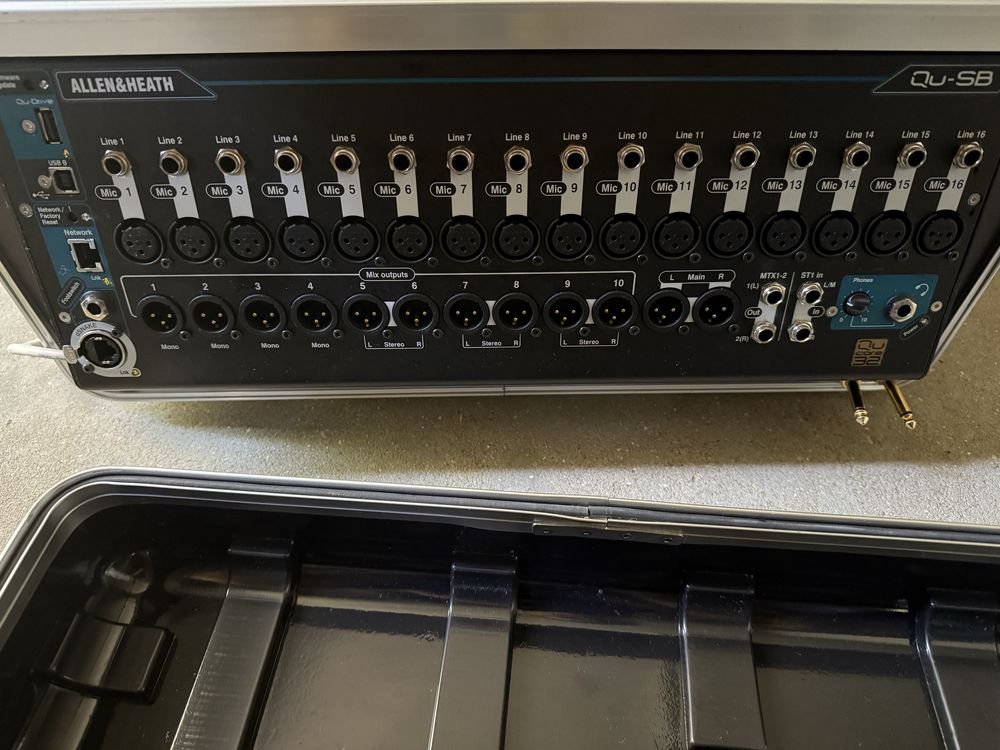 Allen & Heath QU-SB Audio Rack Mixer