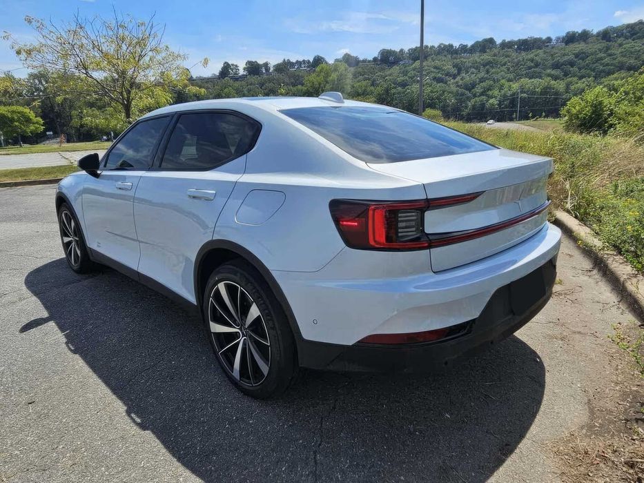Polestar 2      2022
