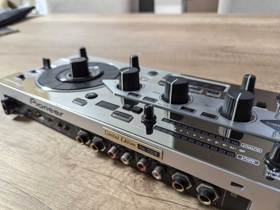 Pioneer CDJ 2000 Nexus DJM 900 RMX 1000 Platinum limited edition GWARA