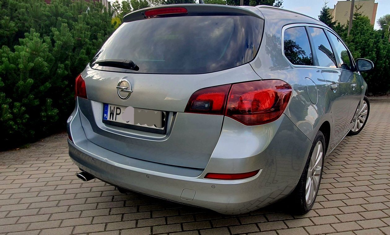 Sprzedam Opel Astra J 2.0 cdti 2011r.