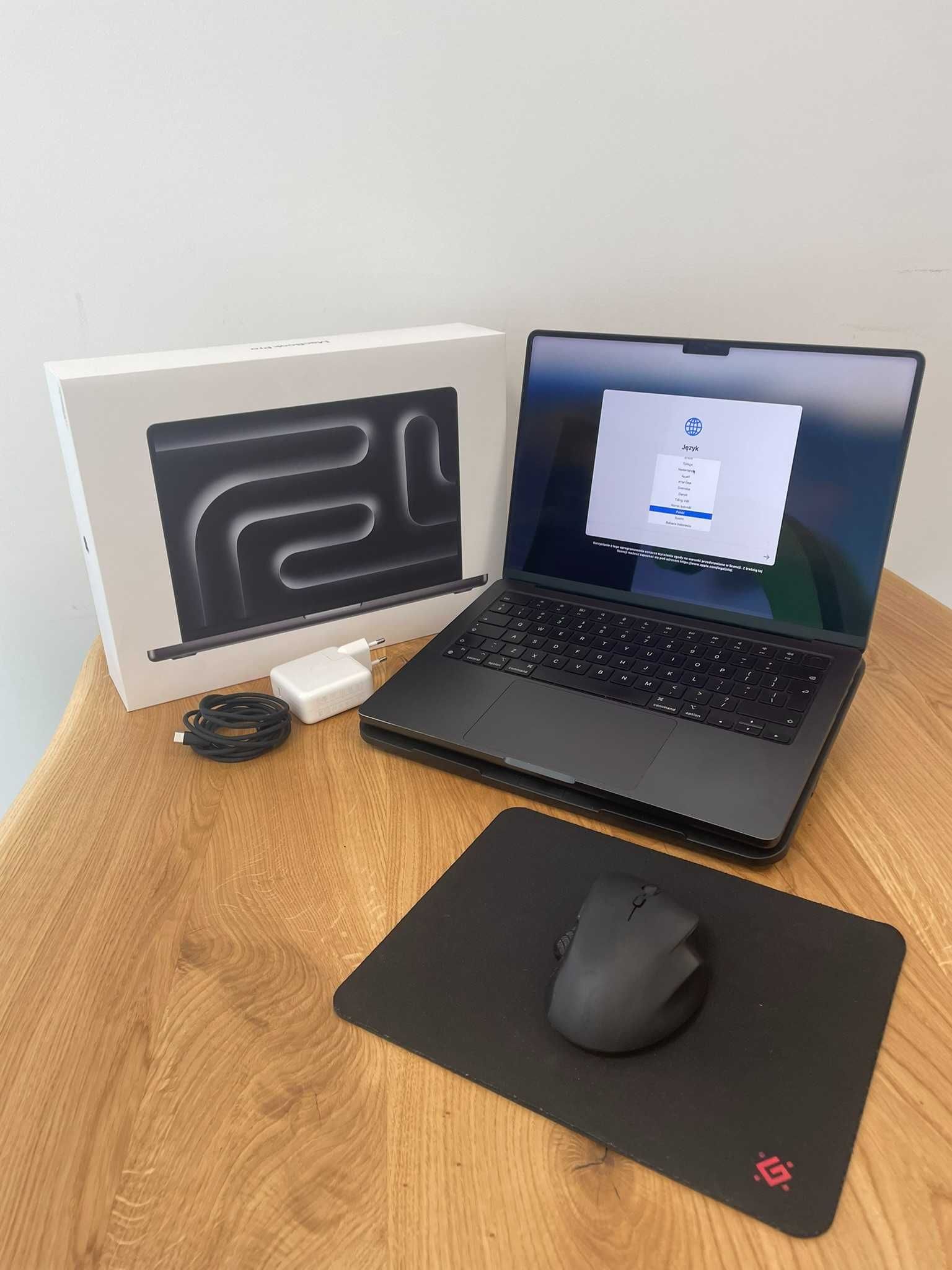 Apple MacBook 14 Pro M3 Pro/18 GB/512/Mac + GRATISY