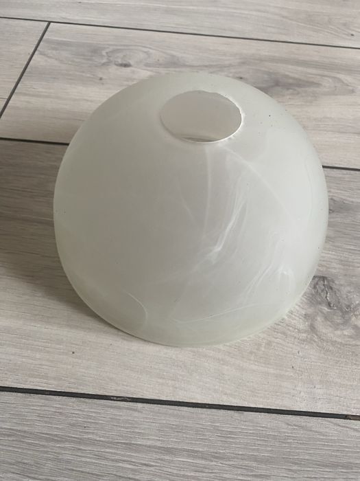 Żyrandol czarny ze srebrnymi dodatkami lekki