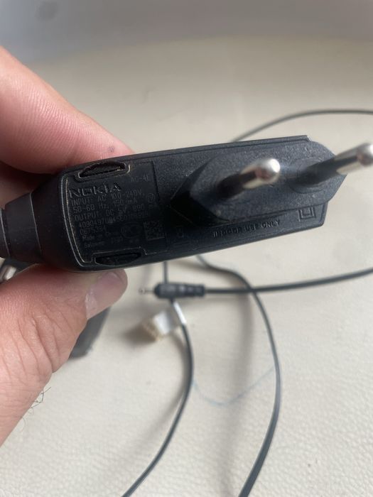 Ładowarki Nokia z cienkim bolcem. 2 sztuki.