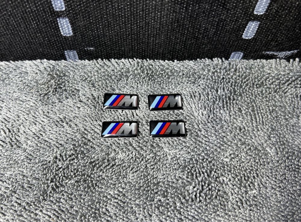 Емблема BMW значок логотип БМВ 82 74мм Е46 Е39 Е60 Е34 Е38 F10 E53 E90