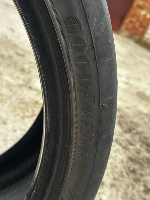 Good year 305/30 R21