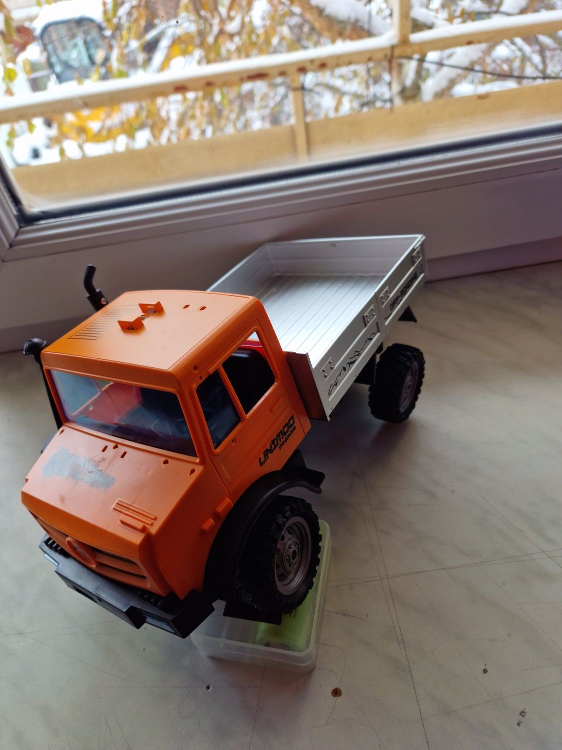 Model 1/16 SG Pinecone 1613 4x2 wzór unimog