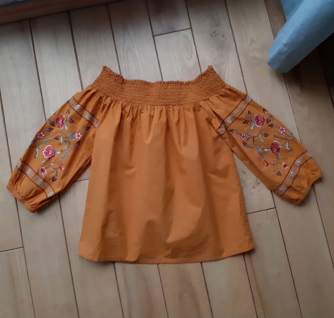 Bluzka hiszpanka z haftem House XS