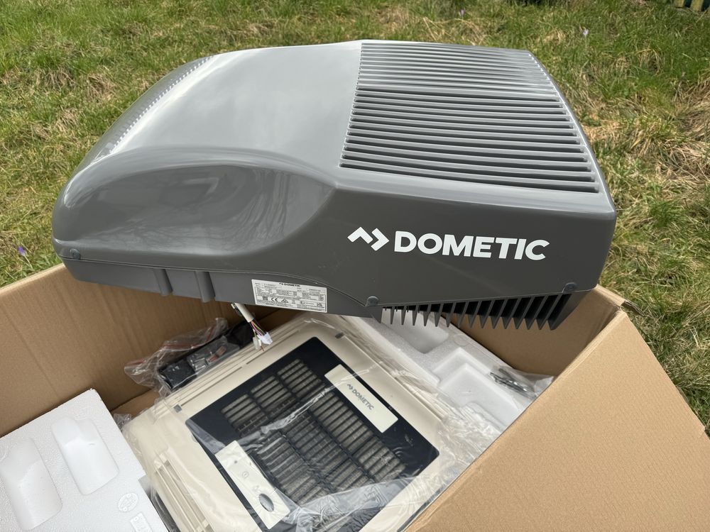 Klimatyzacja Dometic FreshJet 2000 szary z dyfuzorem