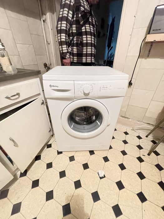 Maquina de lavar   7kg roupa como nova marca balay pouco uso 120euros