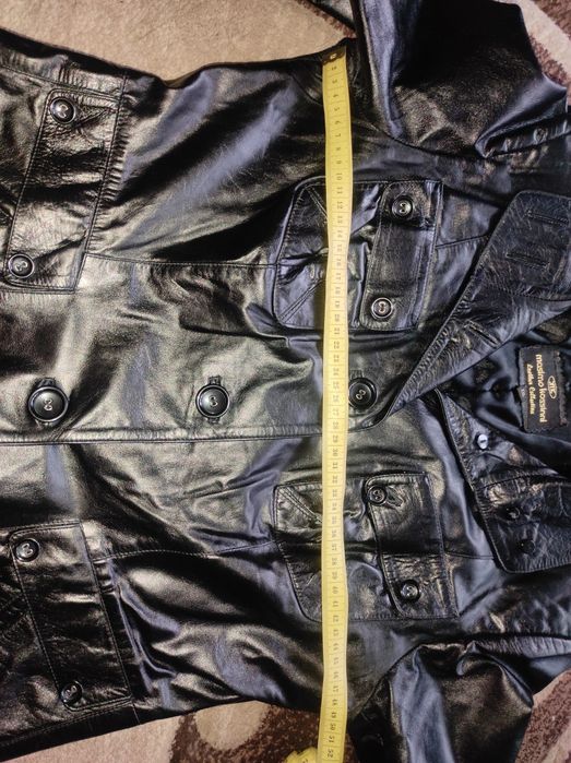 Шкіряна жіноча куртка 48 р