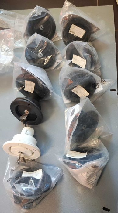 FIAMMA wlew wody korek 2 klucze czarny camper przyczepa NOWY