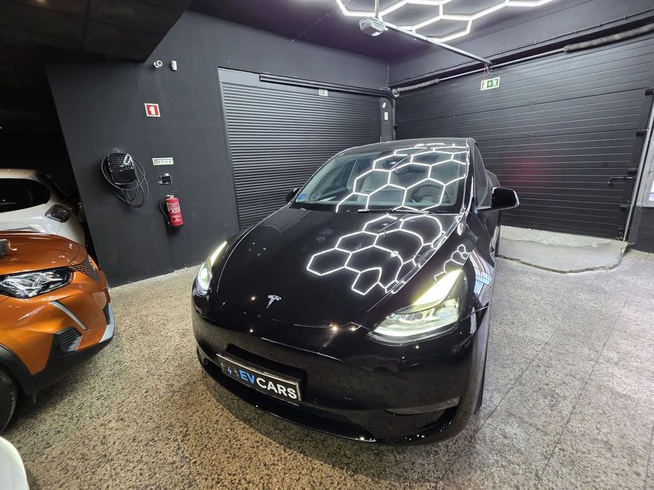 Tesla Model Y Long Range Dual Motor AWD