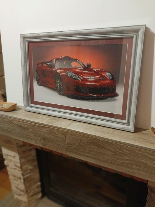 Продаю,ручна робота вишита чеським бісером,чудовий подарунок.