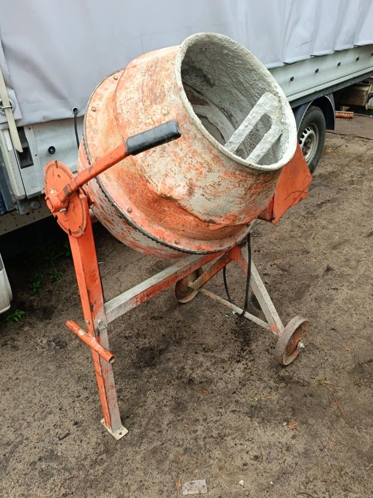 Betoniarka 130 L