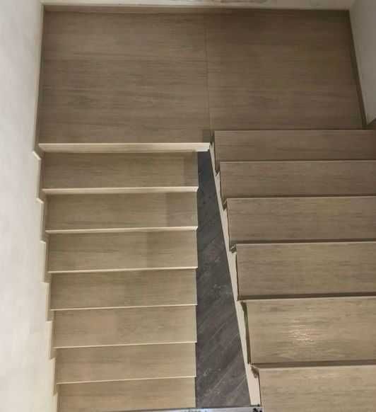 Drewnopodobne płytki na schody 120x30 BEŻ antypoślizgowe