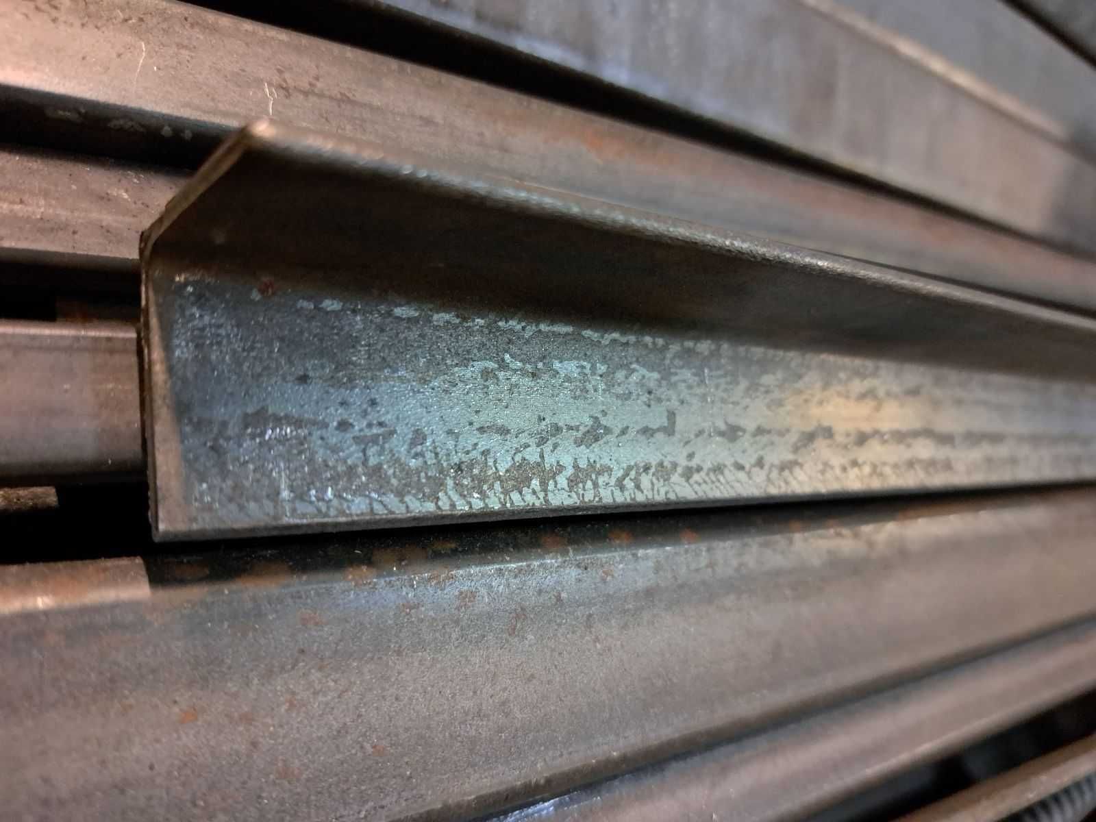 KĄTOWNIK STALOWY g/w 60mm x60mm x4mm