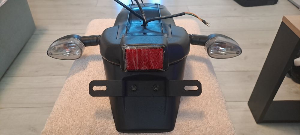 Tylny błotnik z kierunkowskazamizów. Revatto 125. Yamaha 125.