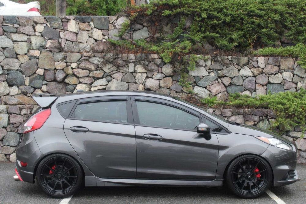 Ford Fiesta ST      2016