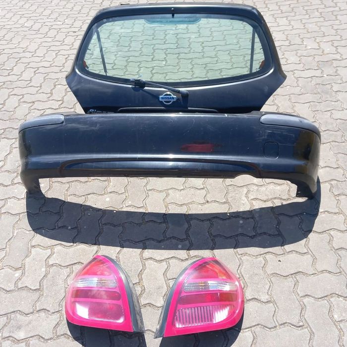 Mala e choques trás nissan almera n16 ( nao tenho os farolins )