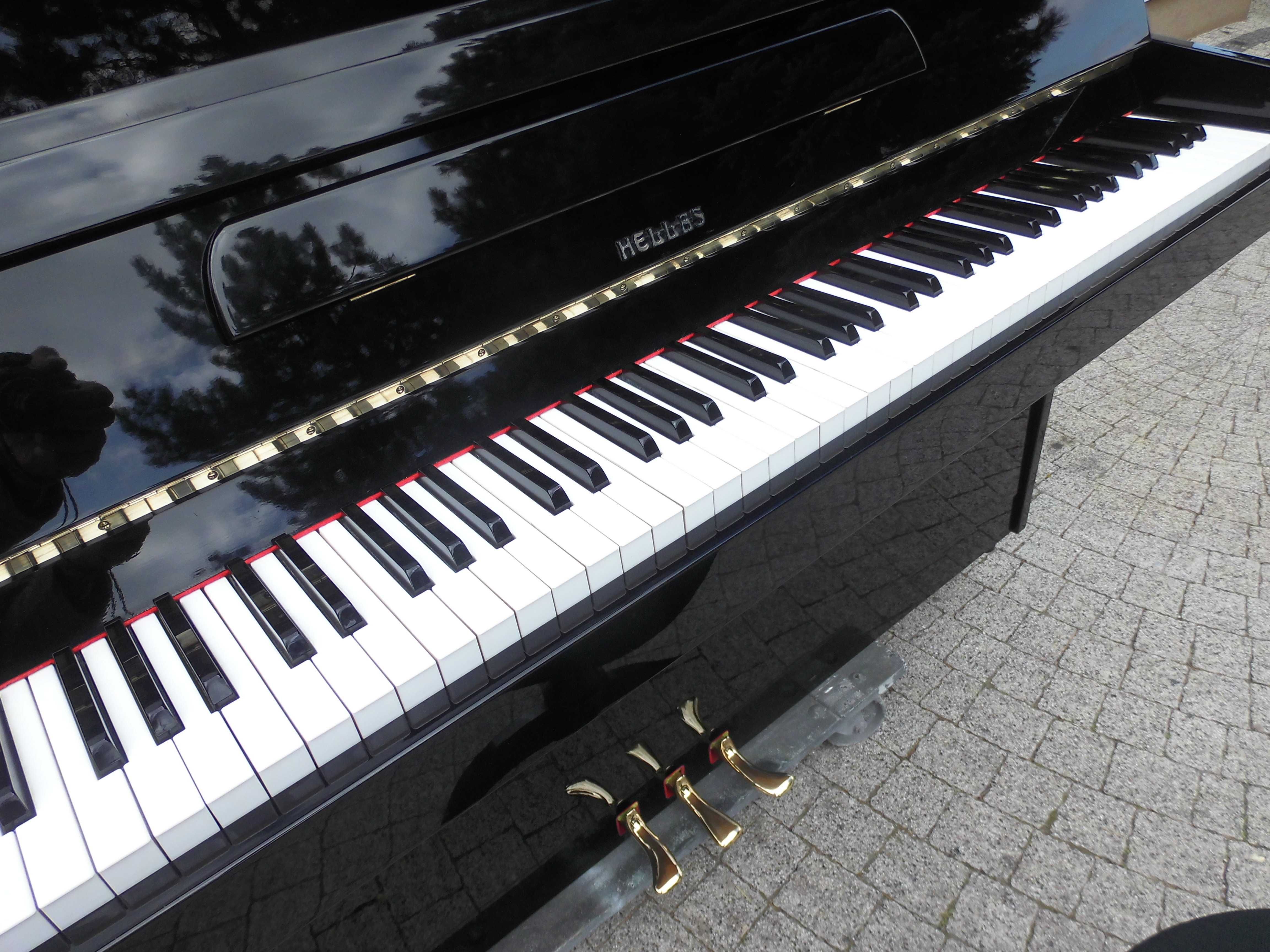 Piekne pianino w czarnym oryginale Hellas M110 Hamamatsu na Japońcu