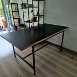 Nowy czarny stół loft do jadalni