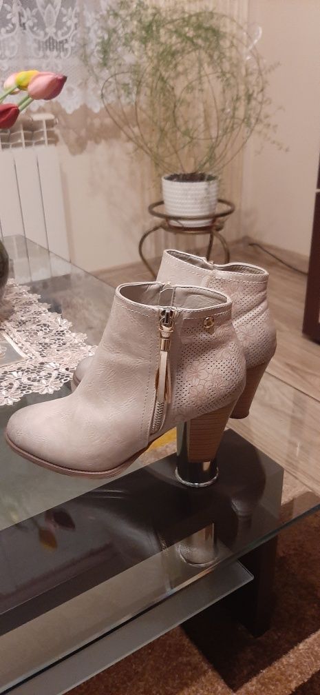 Nowe buty damskie