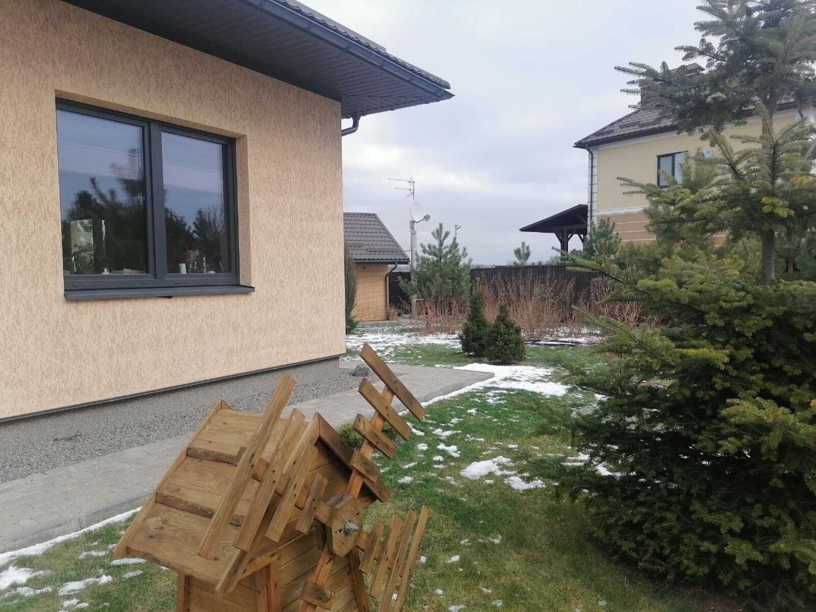 Продаж 2 - поверхового будинку в Щітках преміум класа