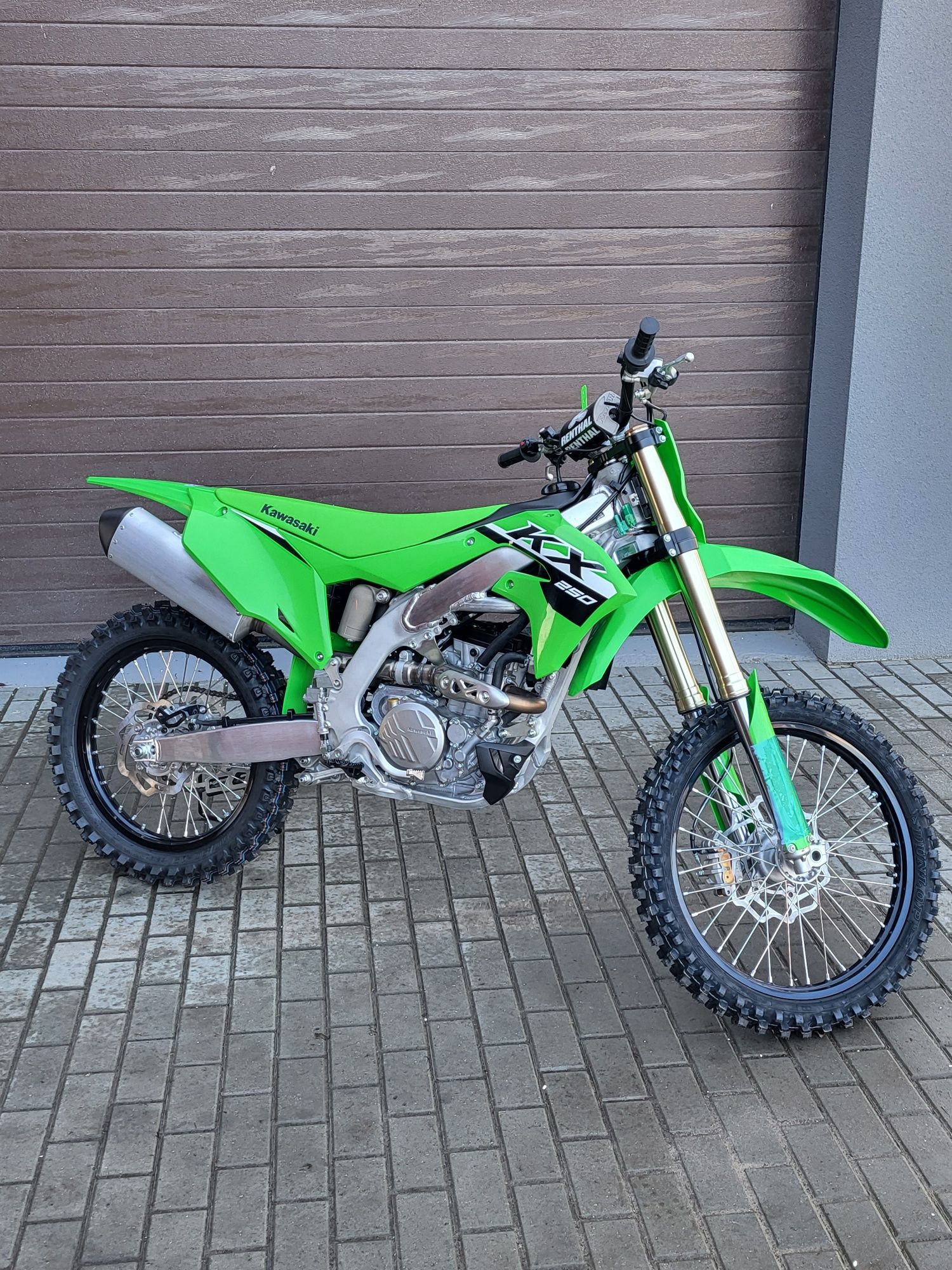 Kawasaki KXF 250  2023  2024 Kawasaki KXF 450 Honda CRF 450