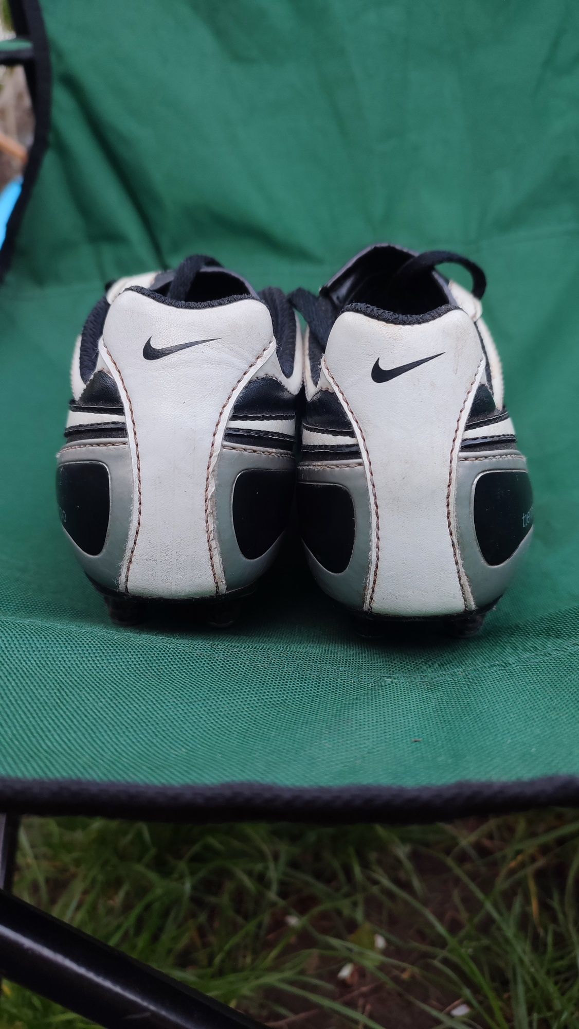 Halówki Nike 34 buty do piłki nożnej 21.5cm