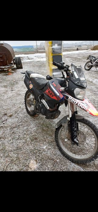 Продаю по запчастинах viper v250vxr
